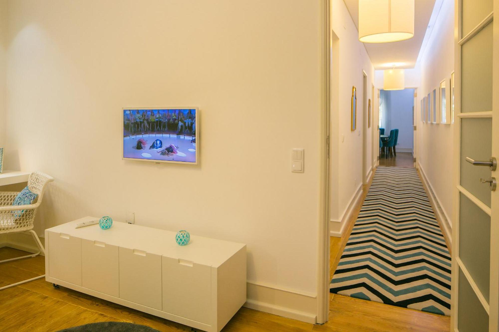 Apartament With A Terrace In The Heart Of Lisbon, 300 Екстериор снимка